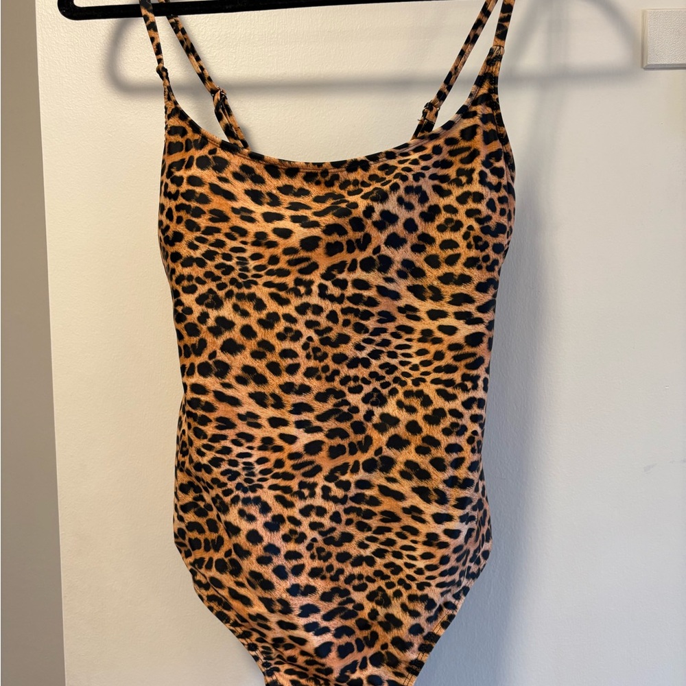 [Never worn] Leopard Print One Piece Bathing Suit, Tummy Control